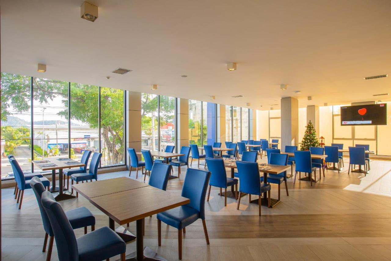 Seabed Grand Hotel Phuket - Sha Extra Plus Exteriér fotografie The lounge at the airport