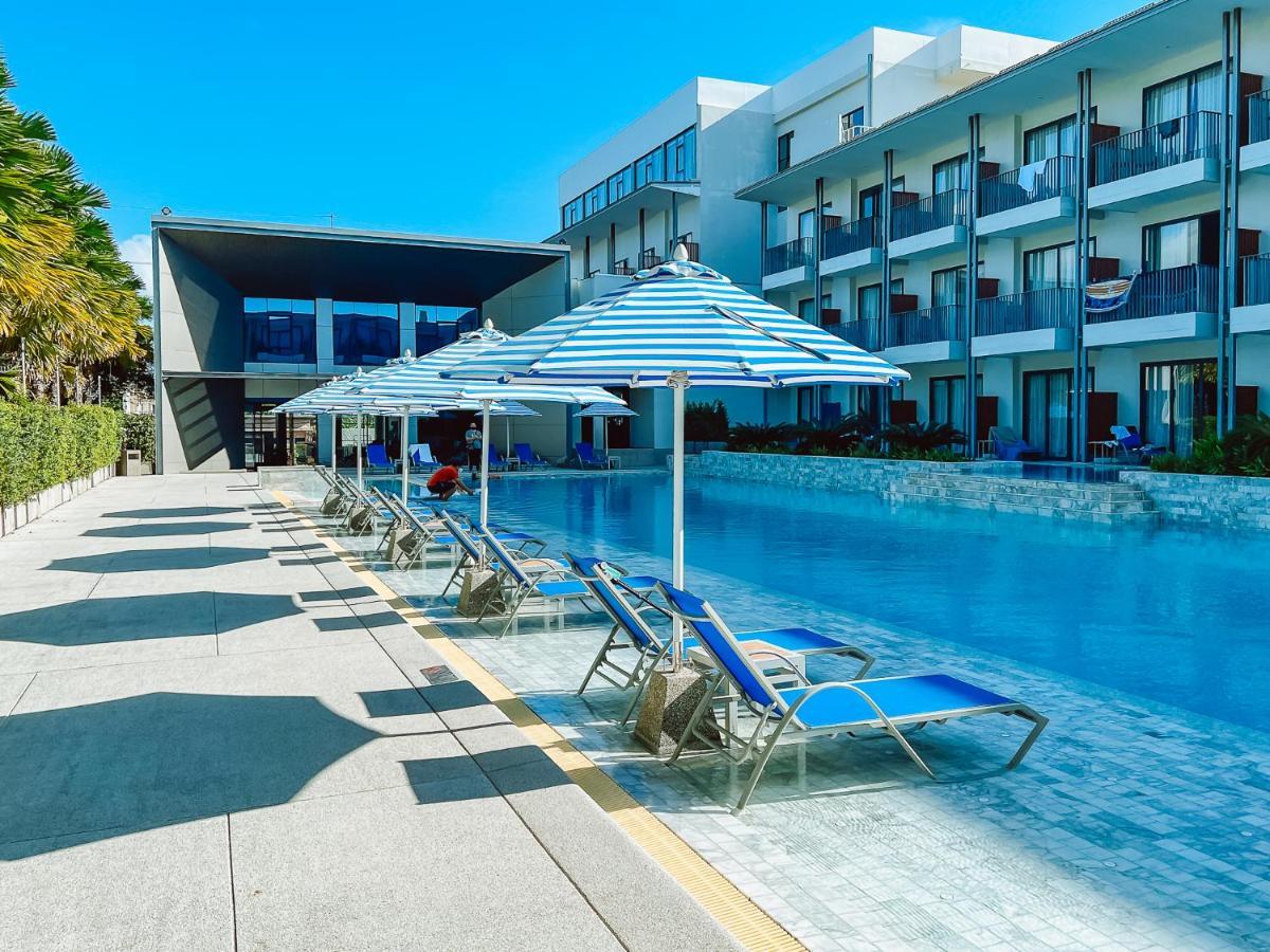 Seabed Grand Hotel Phuket - Sha Extra Plus Exteriér fotografie The hotel's pool